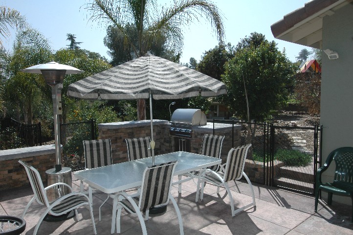 Outdoor Kitchen... bring on the guests...