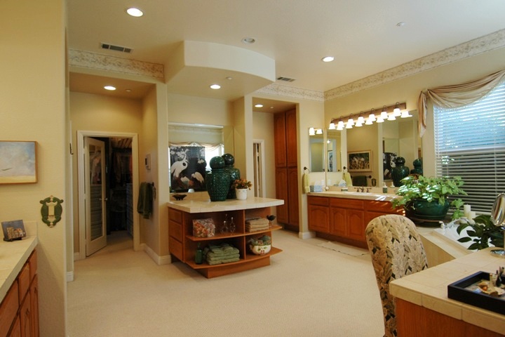 Absolutely Stunning Master Bath