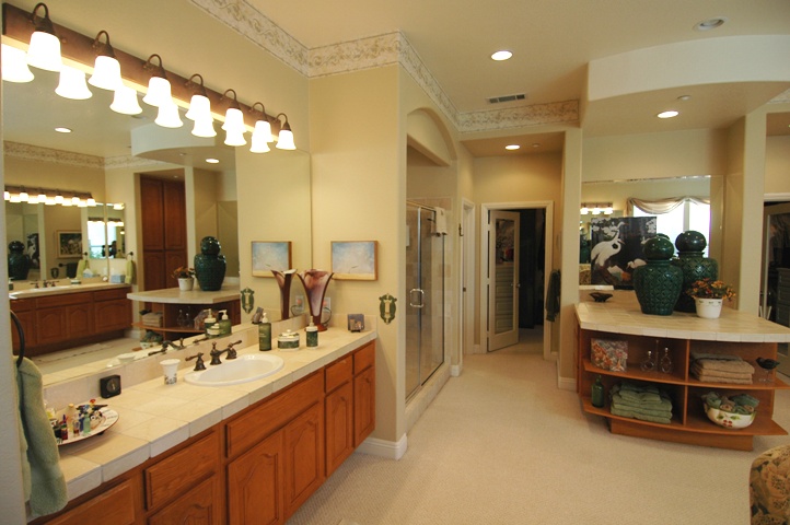 A truly wonderf Master Bath Suite