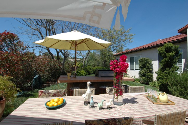 Poolside Patio Dining