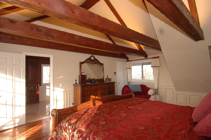 Here we have a peek... of the truly Quaint... Romantic Master Bath...