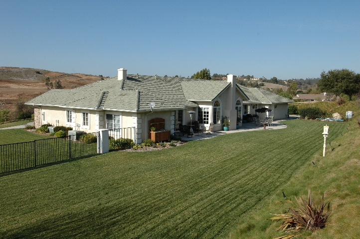 Flat useable yard... and room for the Pool/Spa... in crawling distance to the Master Suite